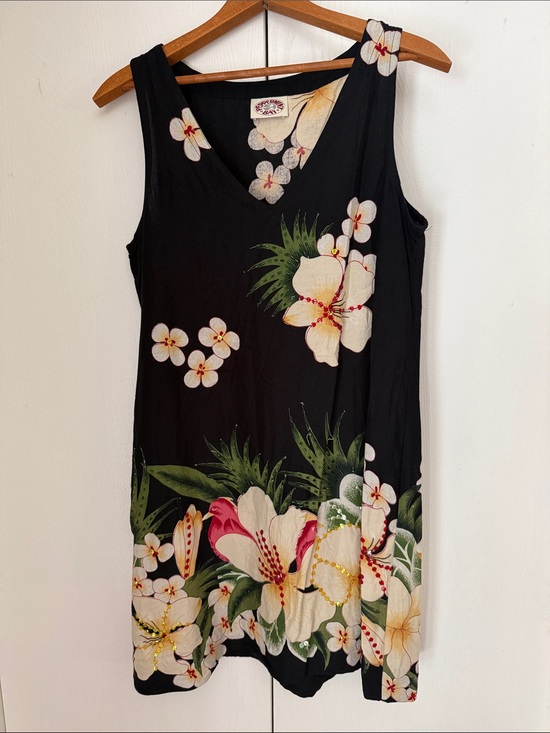 Peppermint Bay Dresses & Skirts - Peppermint Black Floral-Accent Sleeveless Tunic Dress
